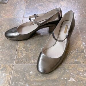 Louise et Cie Champagne Metallic Patent Leather Mary Janes sz 42